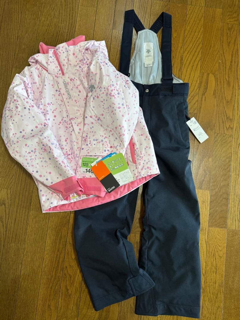 【新品未使用 タグ付き】デサント スキーウェア 140サイズ 女の子