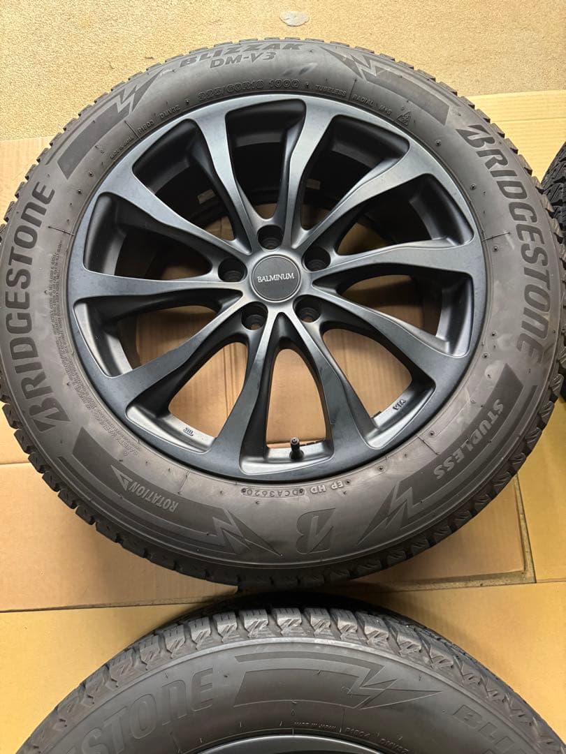 わー①ハリアー 80系BLIZZAK DM-V3 225/60R18