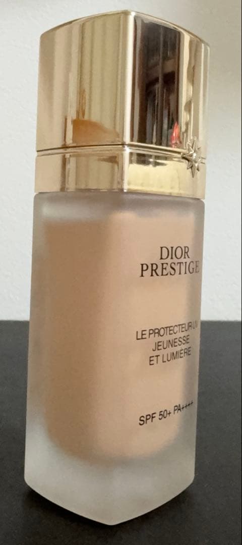 DIOR ディオール　プレステージホワイトルプロテクター