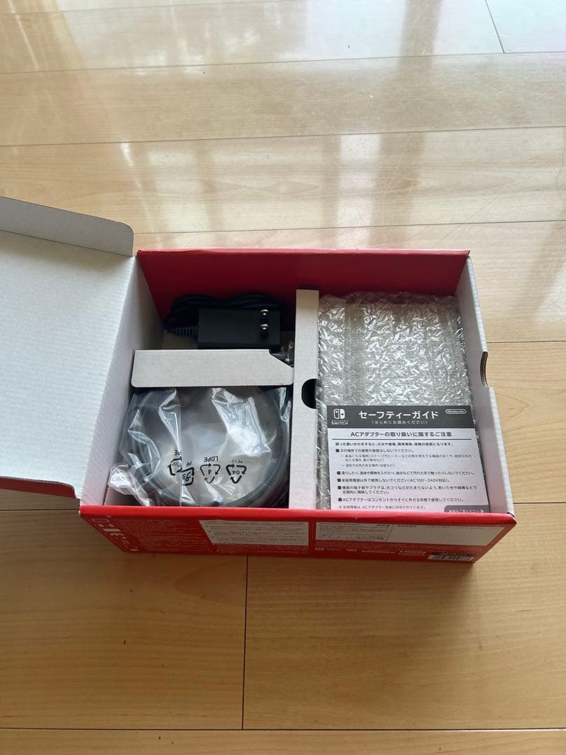 Nintendo Switch本体 (付属品完備・未使用本体)