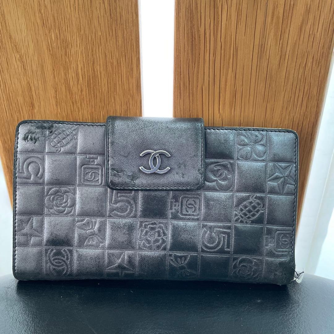 CHANEL ブラック 長財布 エンボス加工
