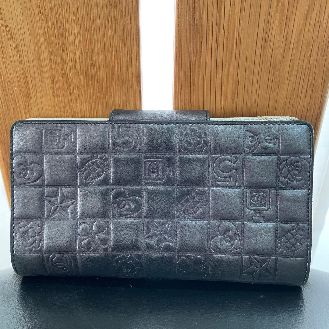 CHANEL ブラック 長財布 エンボス加工