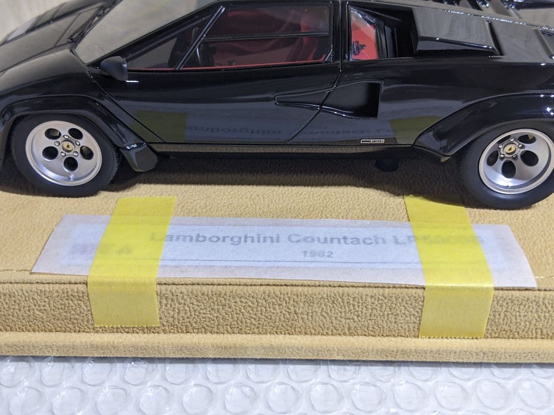 1/18 メイクアップ IDEA カウンタック LP5000S 1982