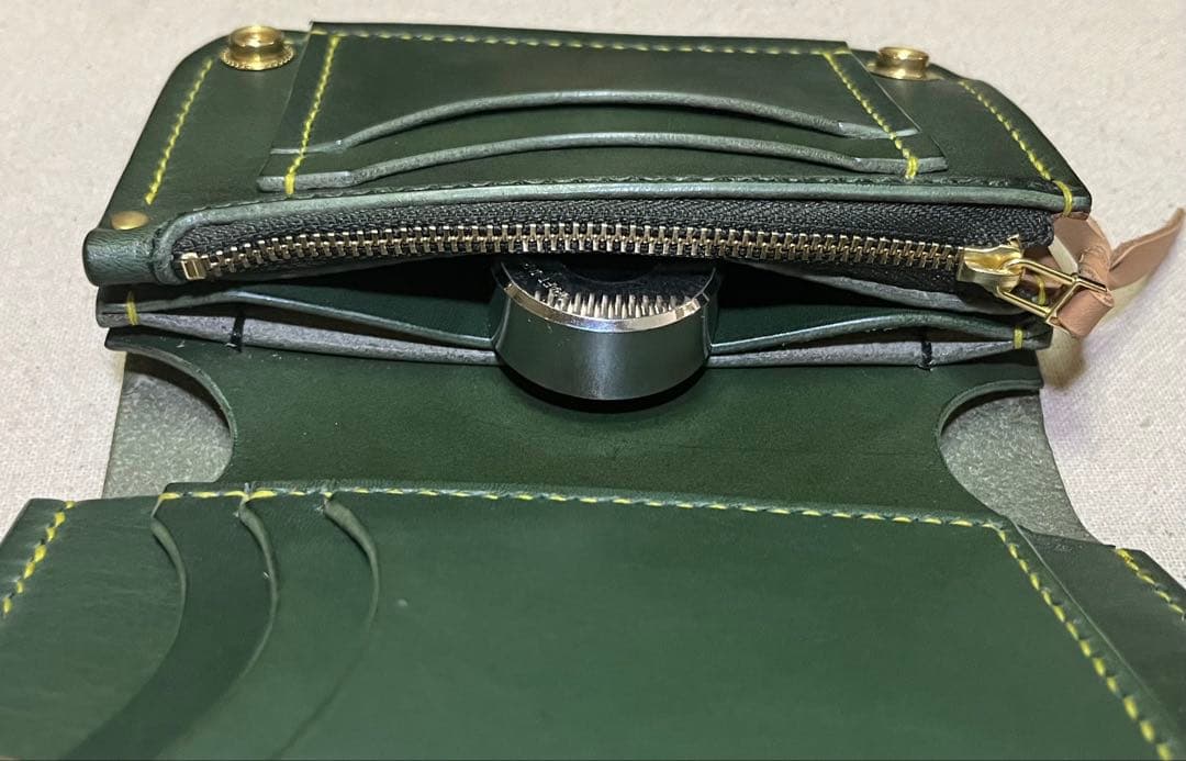 栃木レザー ミドル トラッカーウォレット 3層 グリーン
