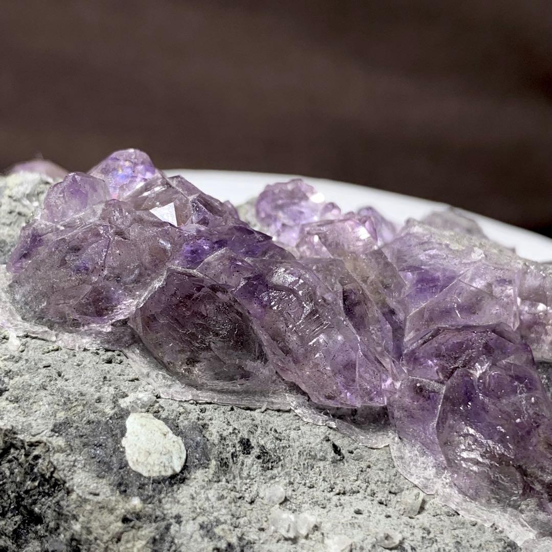 マハラシュトラ産☆アメジストクラスター掛けるフローライトハリネズミさん