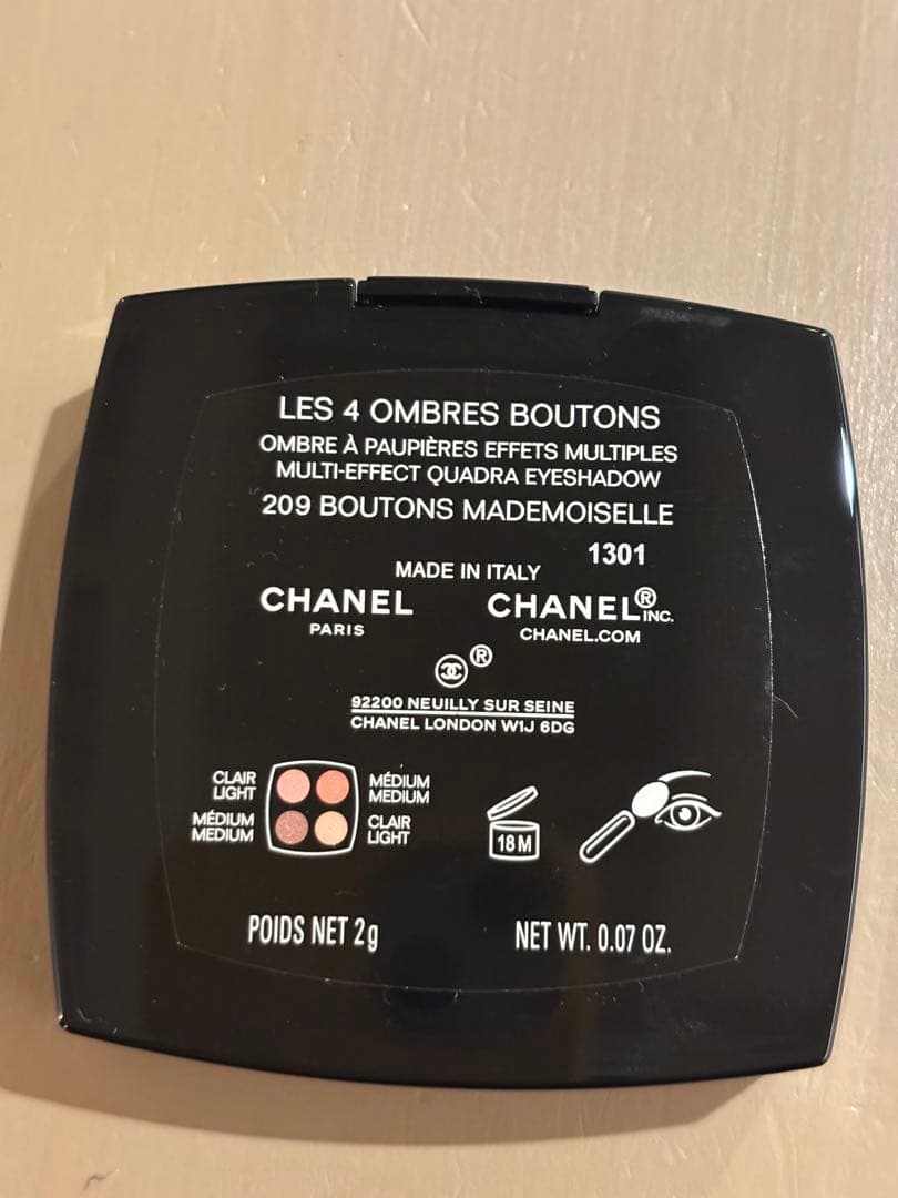 レ キャトル オンブル ブトン　209