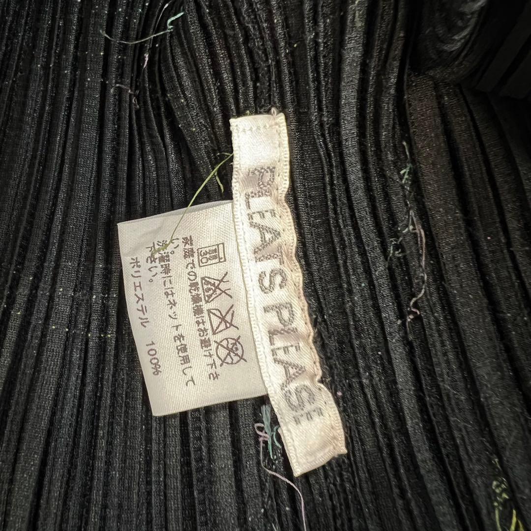 PLEATS PLEASEサークル刺繍 丸襟カットソー　半袖　変形スリーブ