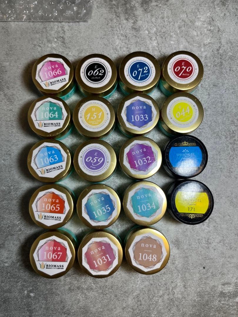 ネイルカラー・マニキュア SHINYGEL