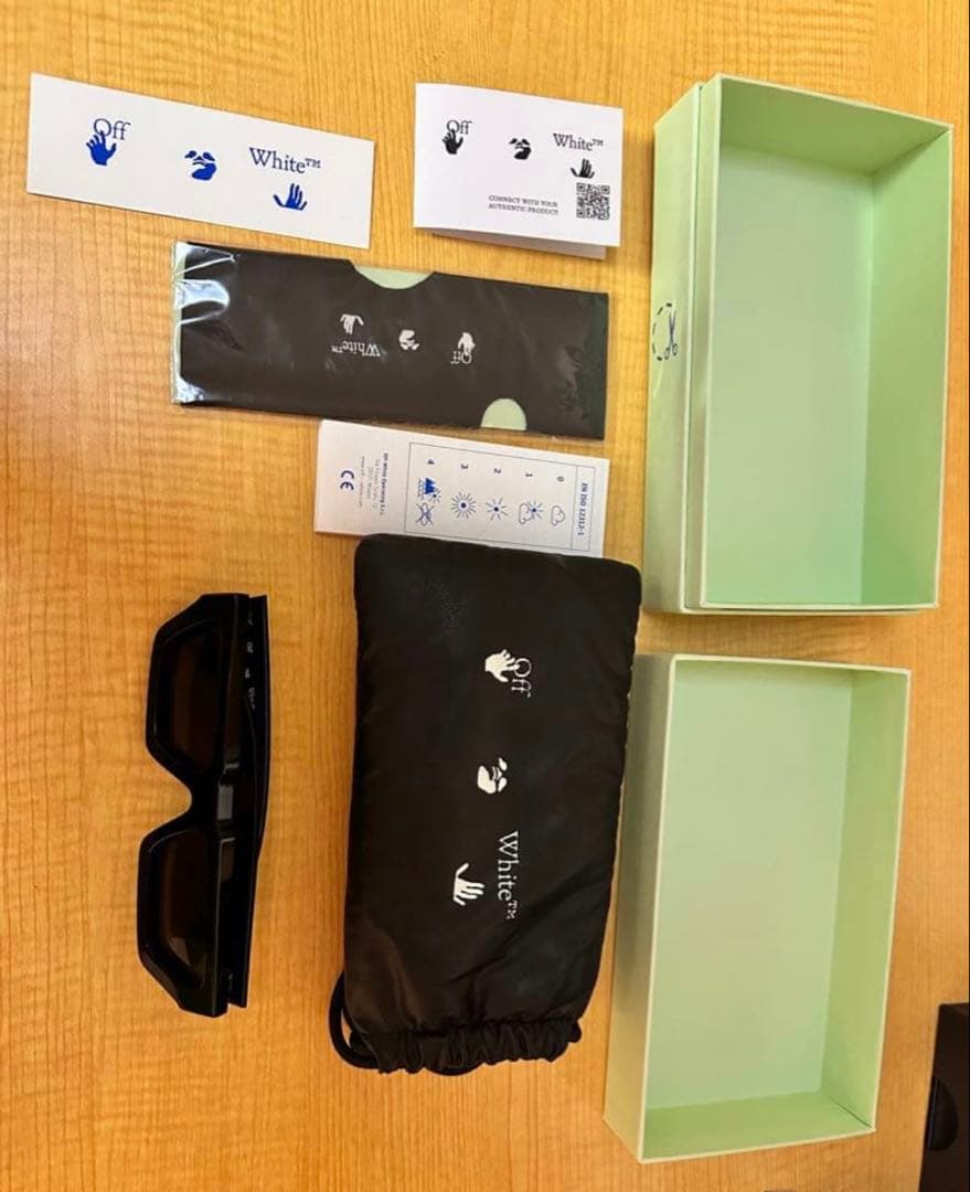 小物 OFF WHITE Manchester Sunglass