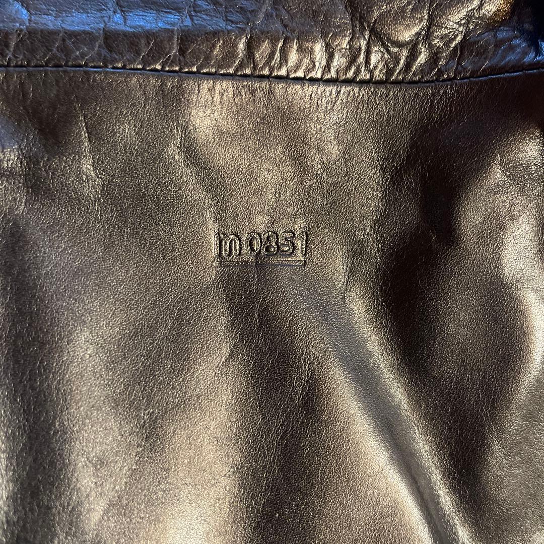 【美品】m0851 テニスバッグ アニリンレザー ブラック