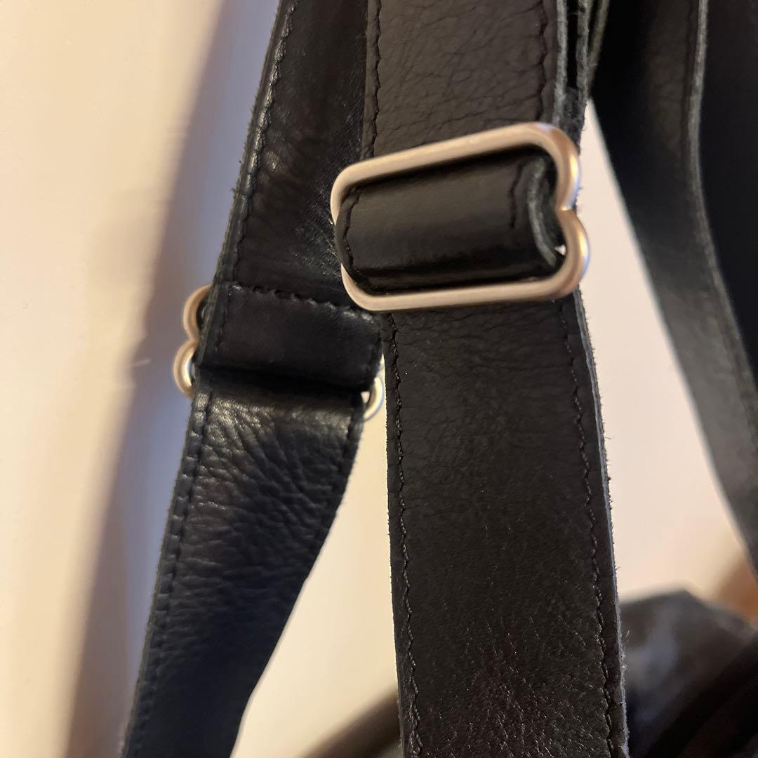 【美品】m0851 テニスバッグ アニリンレザー ブラック