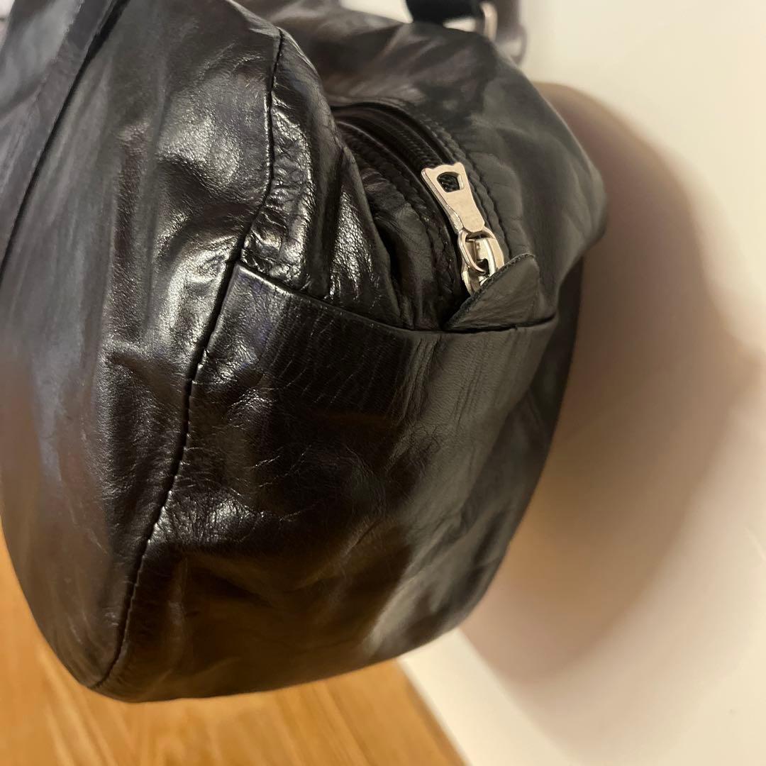 【美品】m0851 テニスバッグ アニリンレザー ブラック