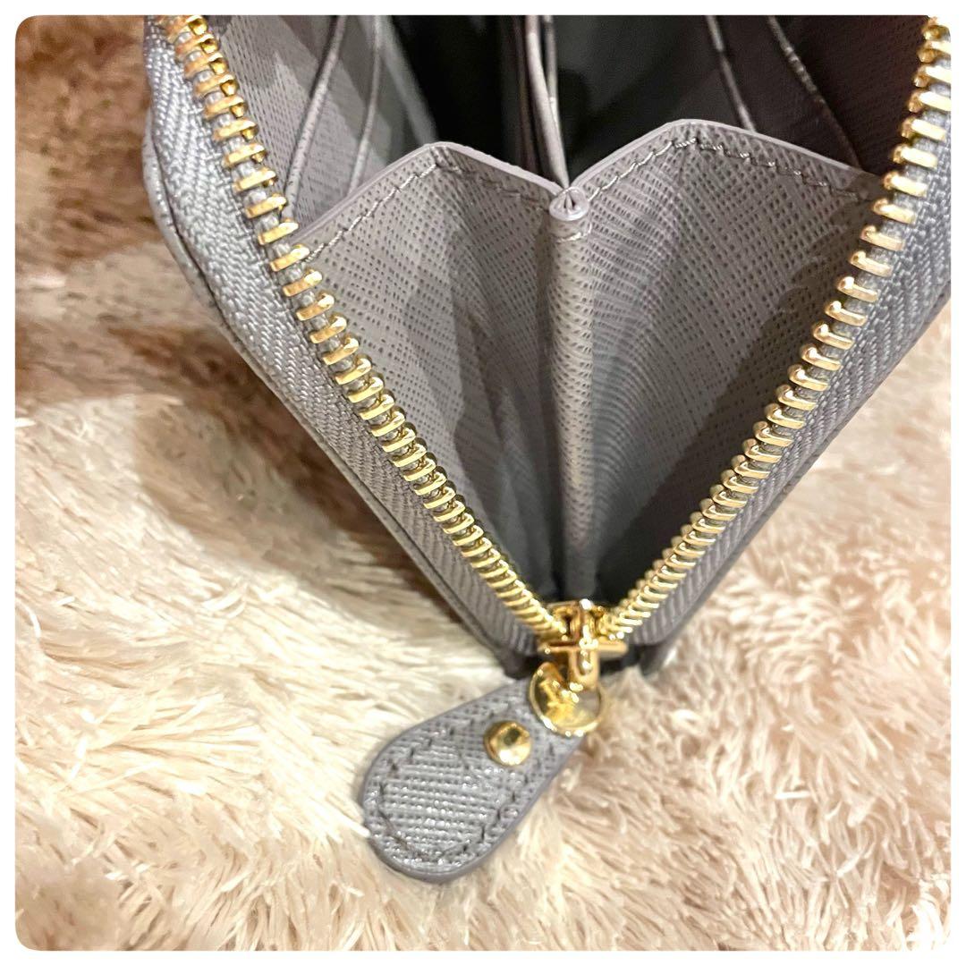 ほぼ未使用✨　フェラガモ ヴァラ レザー ラウンドジップ 小銭入れ ケース