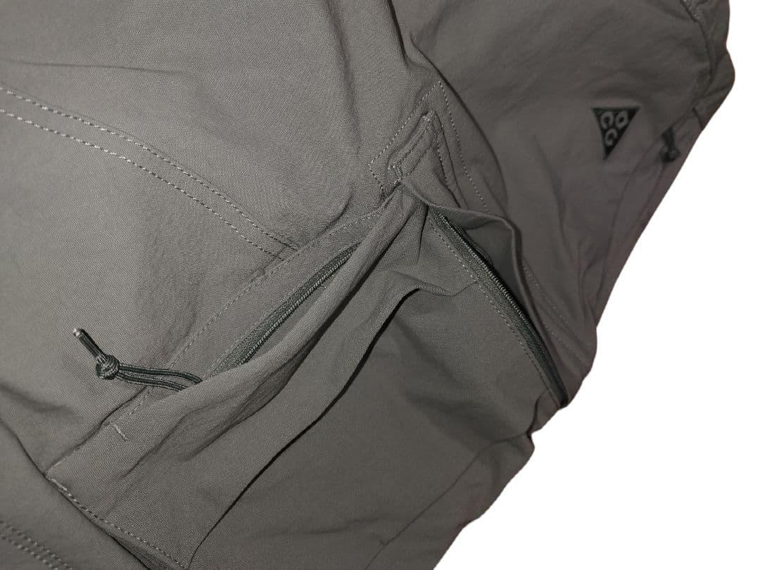 美品　NIKE　ACG カーゴパンツ クレイグリーン　カーキ