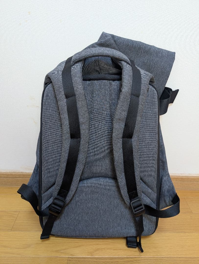 グレー バックパック 調整可能ショルダー