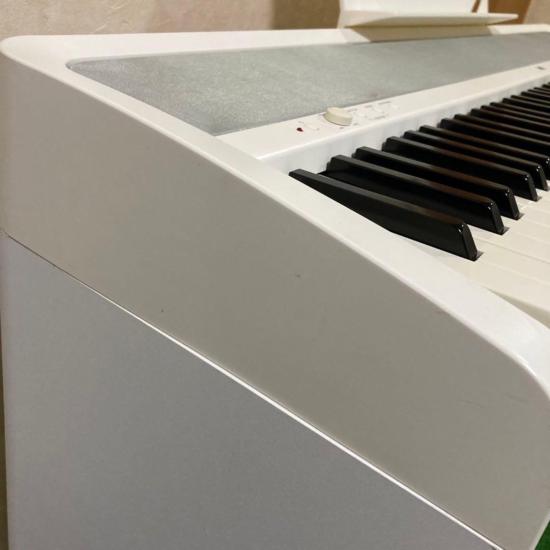 KORG デジタルピアノ B1 ホワイト 88鍵盤 スタンド　譜面台　ペダル付き
