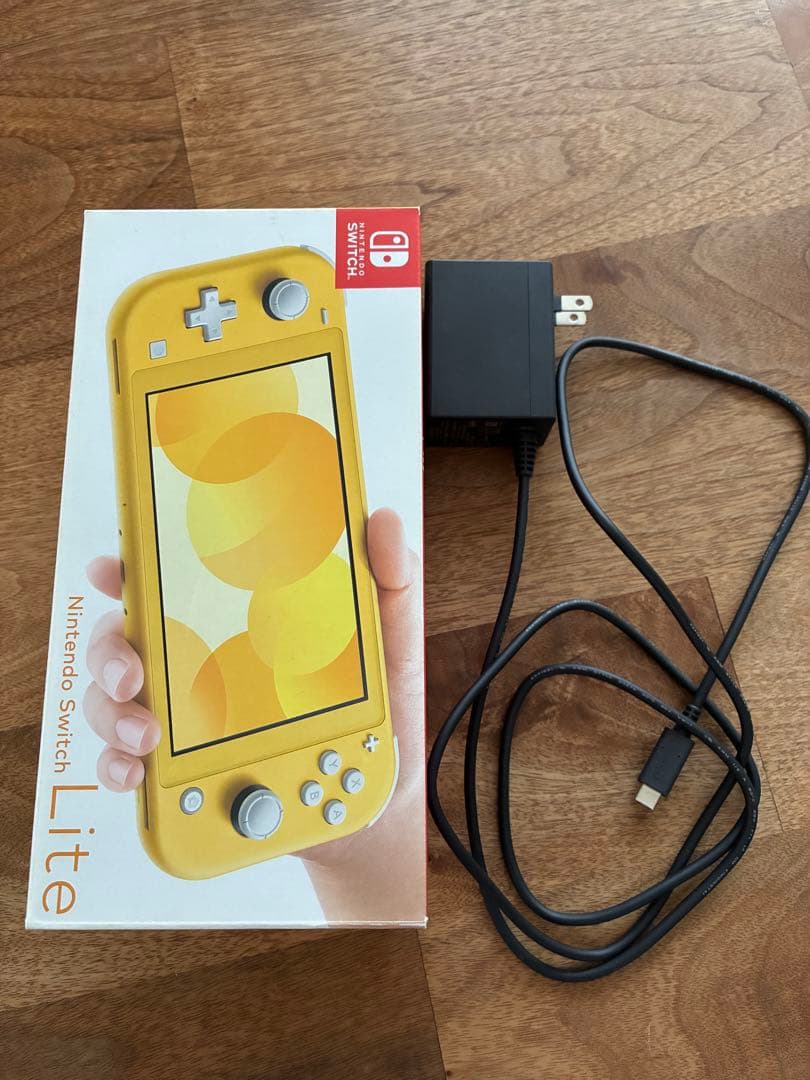 Nintendo Switch Light イエロー