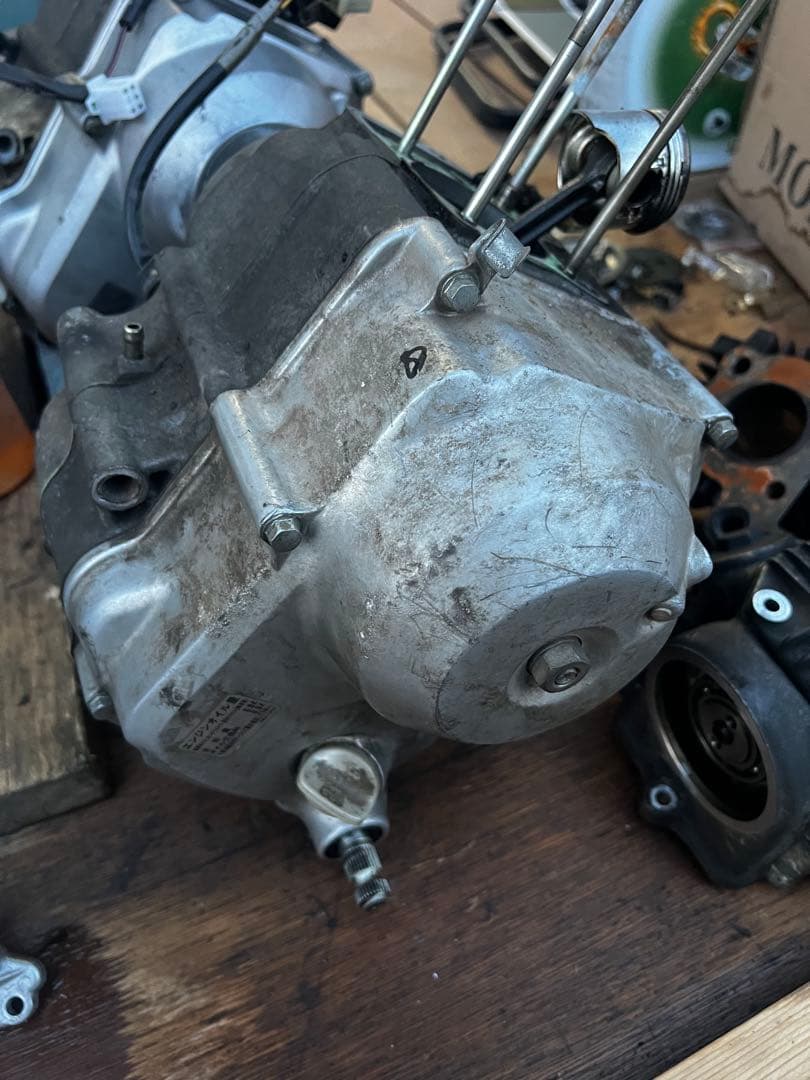 カブ50 純正エンジン　3速　12v 部品取り