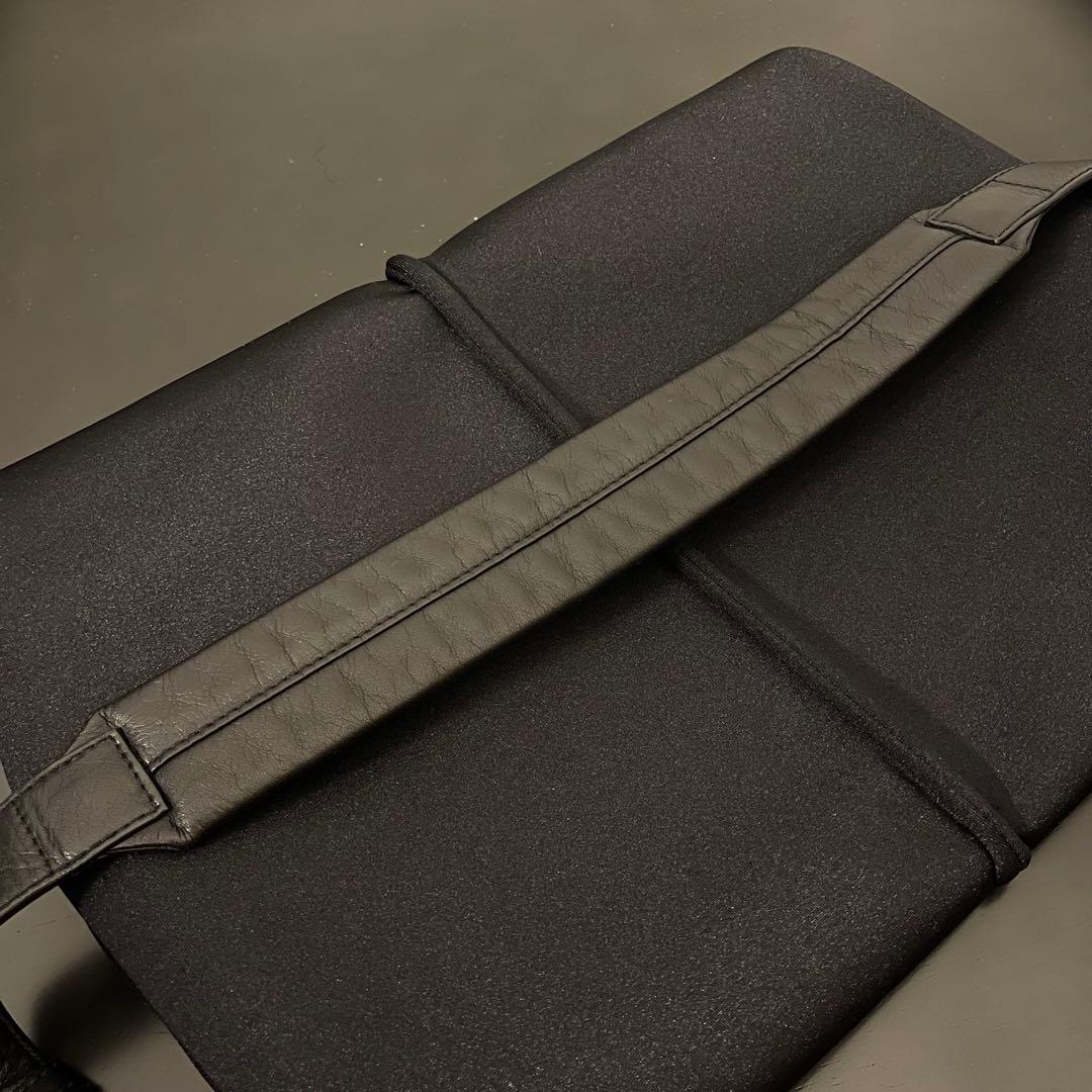 美品　hatomeボディバッグLサイズ　kawa-kawa