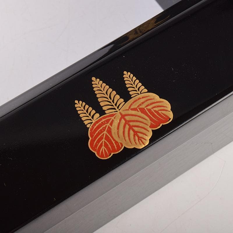 茶道具　塗師　宗勝作　真塗　菊桐四君子蒔絵　炉縁　共箱　V　8398A