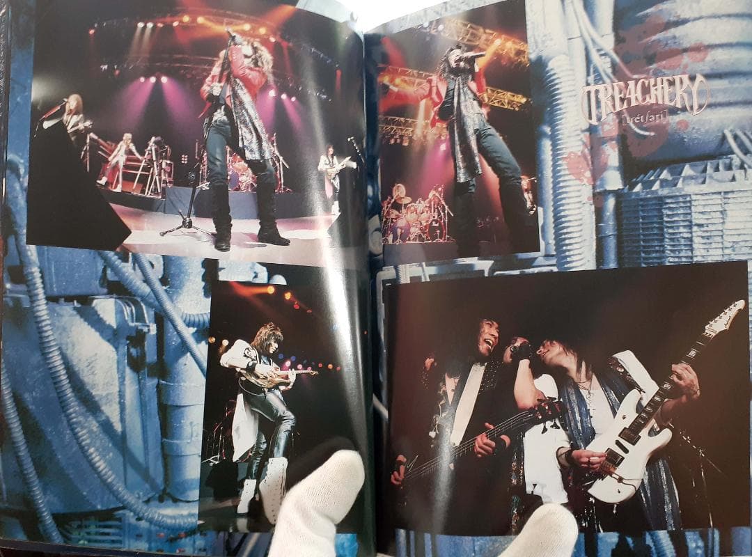 アースシェイカー/トレチュアリー　バンドスコア　レア♪　EARTHSHAKER