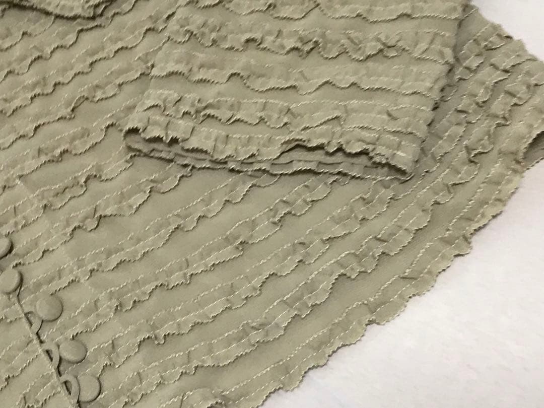 ★未使用　カネコイサオ　豪華ピコフリル　ネックリボン　ブラウス