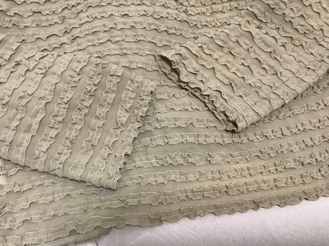 ★未使用　カネコイサオ　豪華ピコフリル　ネックリボン　ブラウス