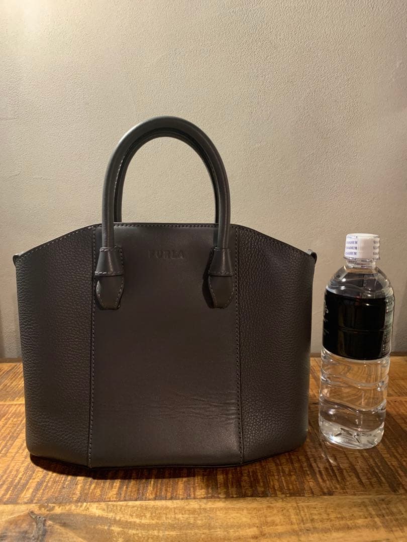 【美品】FURLA グレー ハンドバッグ