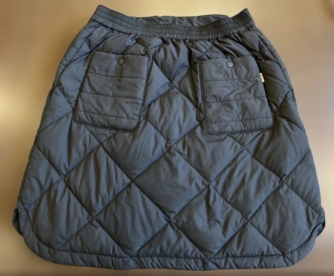 【美品】NANGA ナンガ／ダウンキルティングスカート 黒 ポケット付《防寒具》