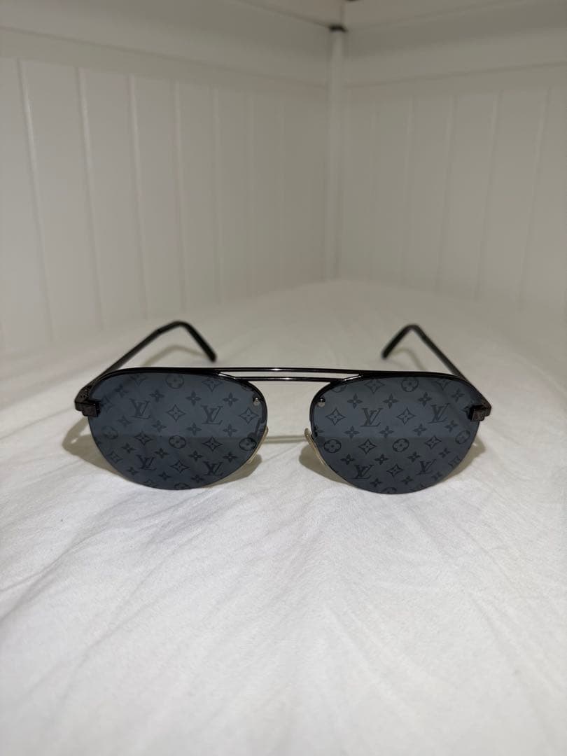 ★*0様 LOUIS VUITTON サングラス　モノグラム　クロックワイズ　Z