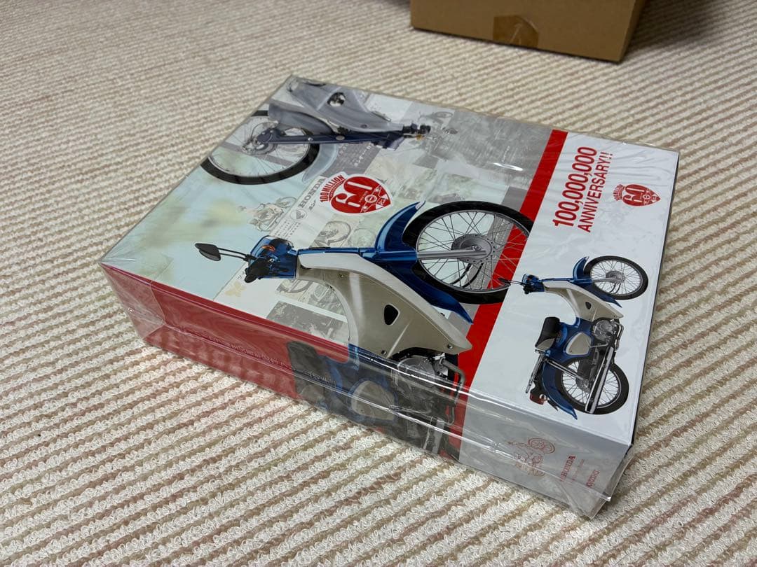 スーパーカブ 1/12スケールモデル 100,000,000周年記念