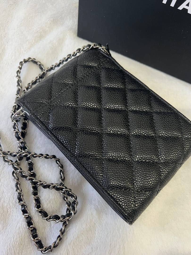 CHANELスマホショルダー　ノベルティ