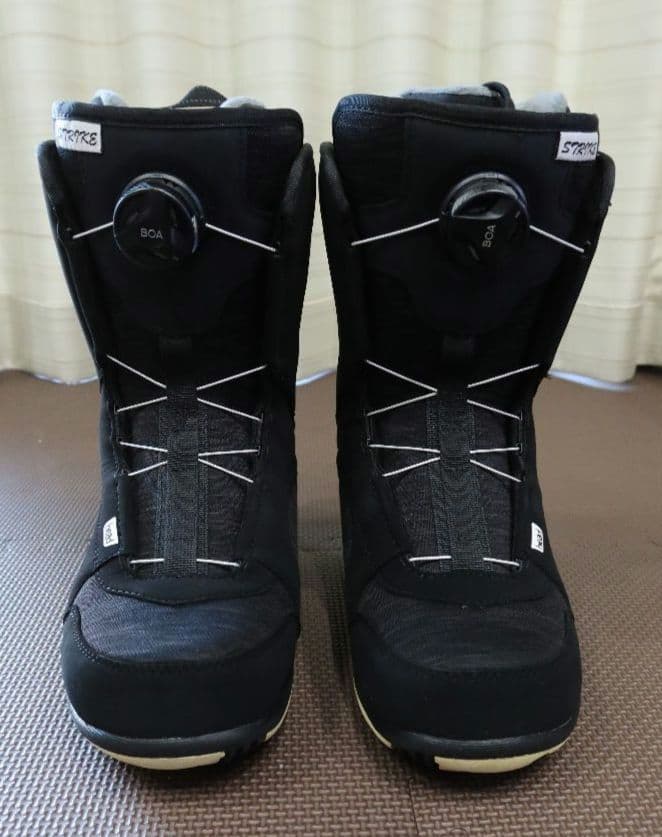 女性用スノーボードブーツ ボアシステム ブラック