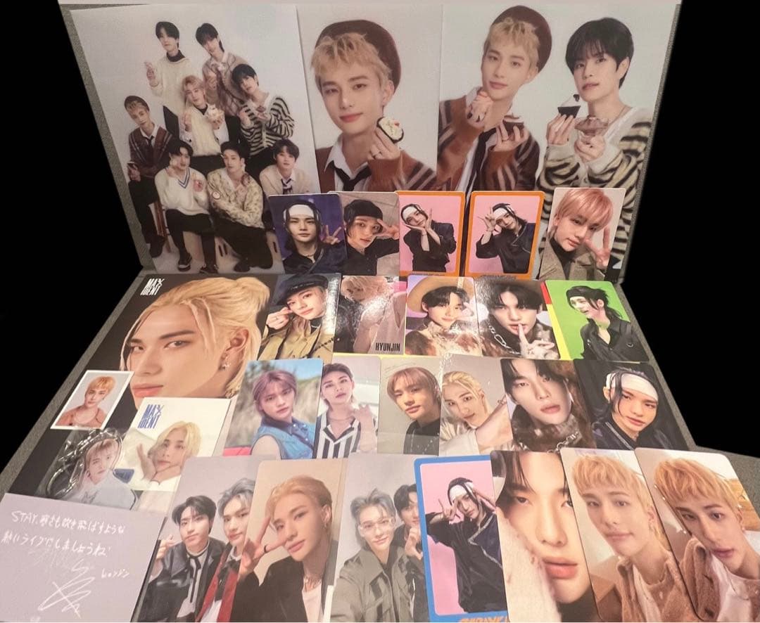 ヒョンジン　トレカ　アクキー　ファイル　サンクスカードセット