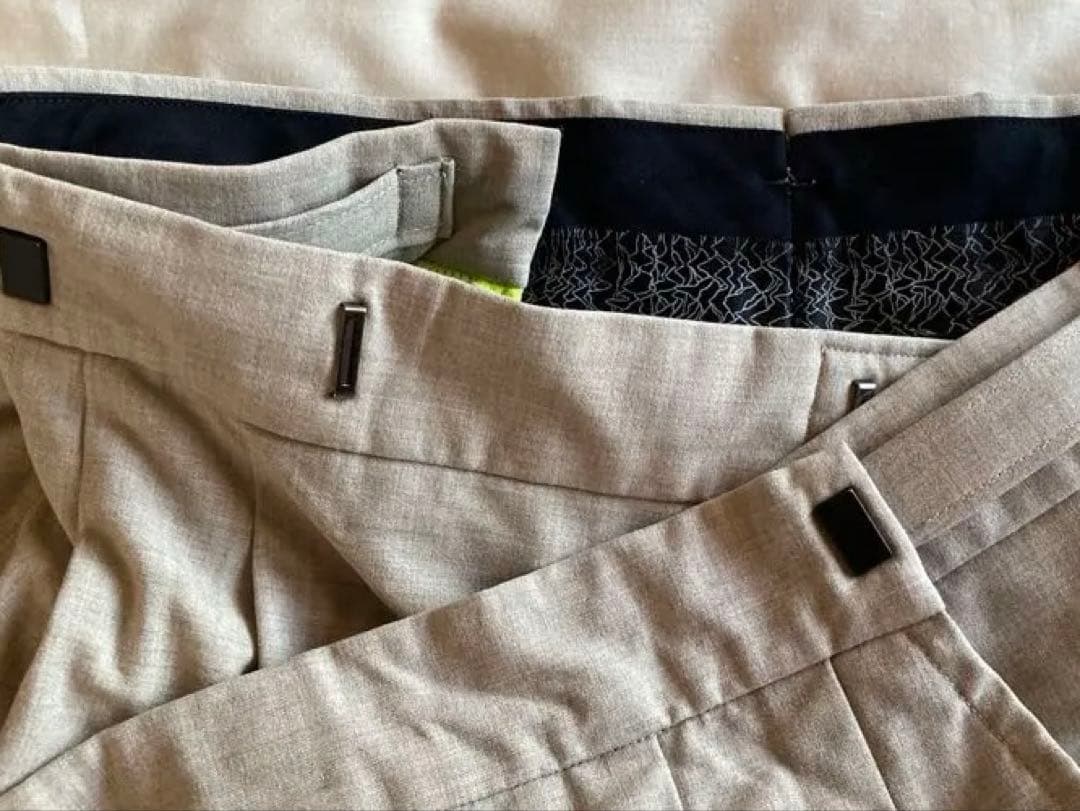 ベージュ ノーカラージャケットとパンツセット　new order