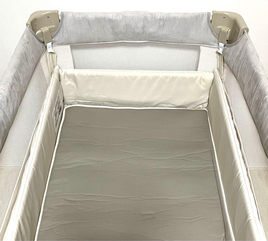 美品 送料無料 たためるベビーベッド ココネルエアープラス AB