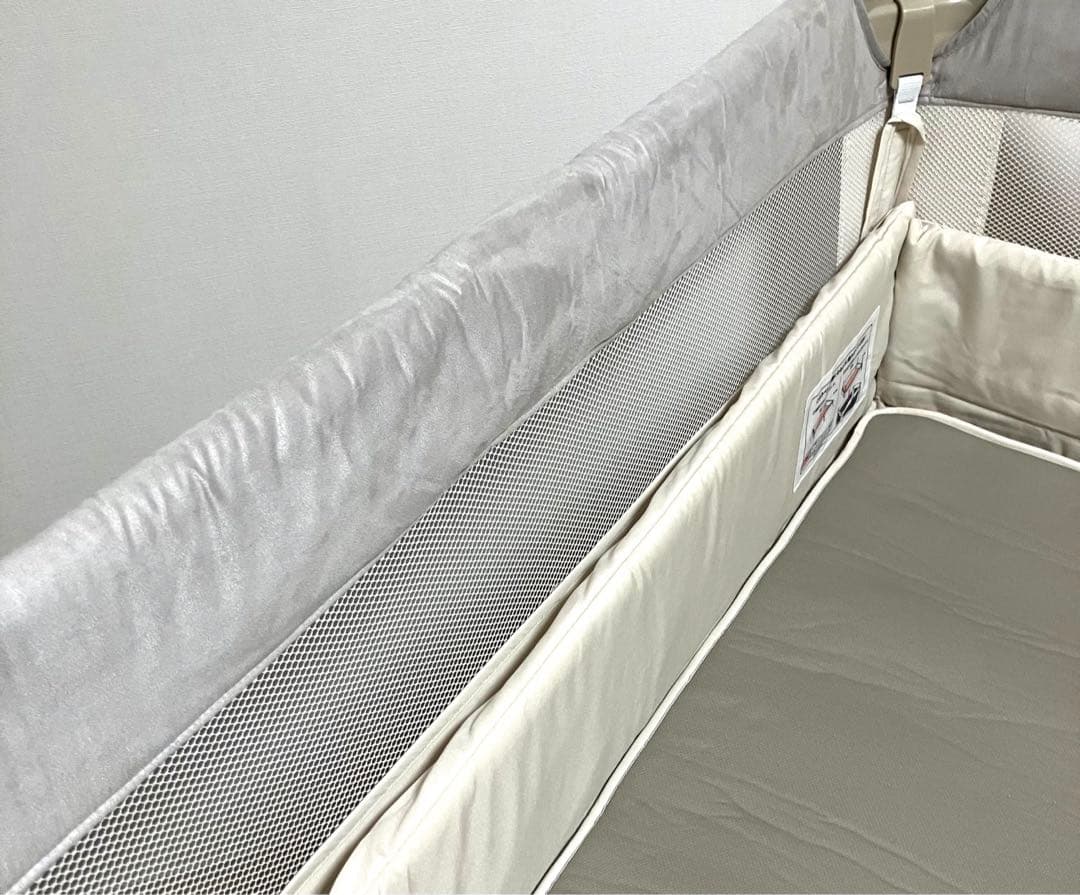 美品 送料無料 たためるベビーベッド ココネルエアープラス AB