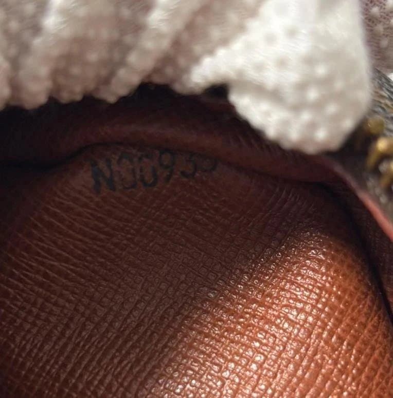 ルイヴィトン　LOUIS VUITTON ナイル　ショルダー　クロスボディバッグ