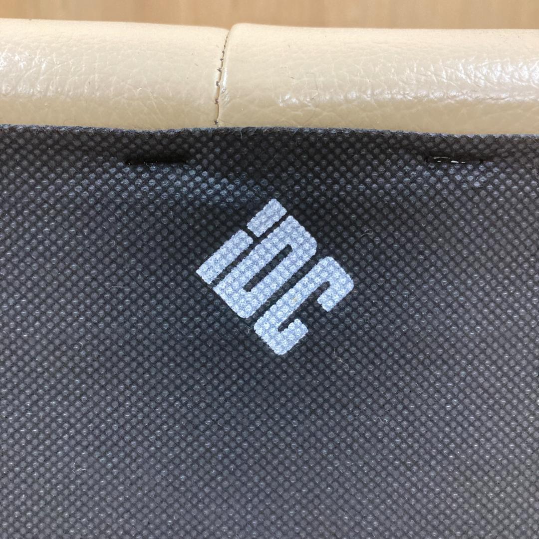 IDC大塚家具　総革　スツール　オットマン ベージュ系