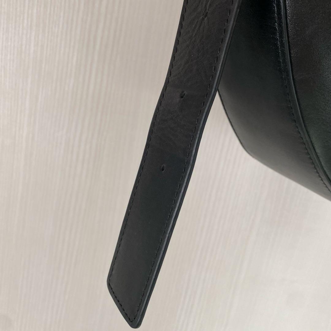 【2.718】スリーククロスボディバッグ