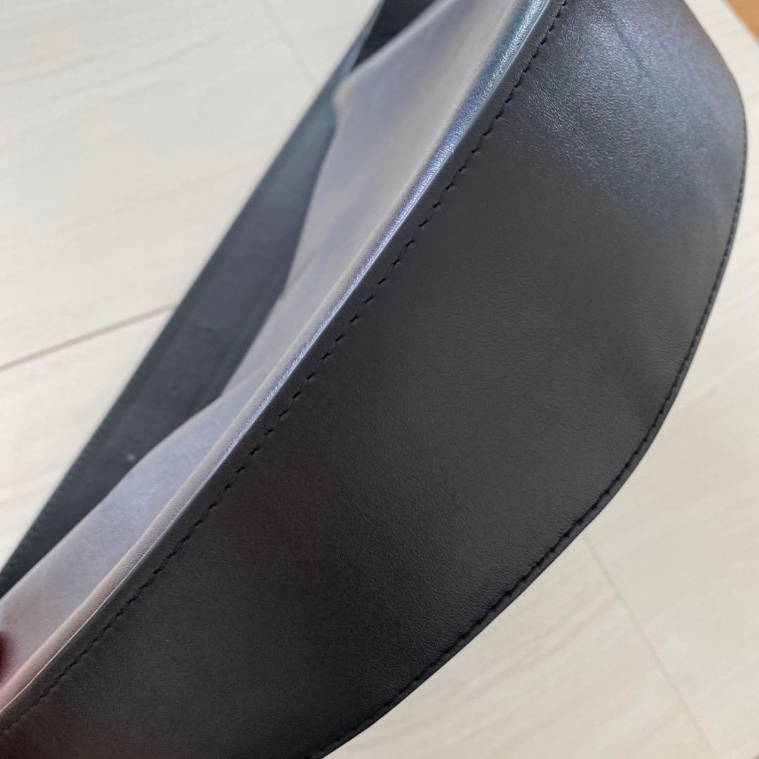 【2.718】スリーククロスボディバッグ