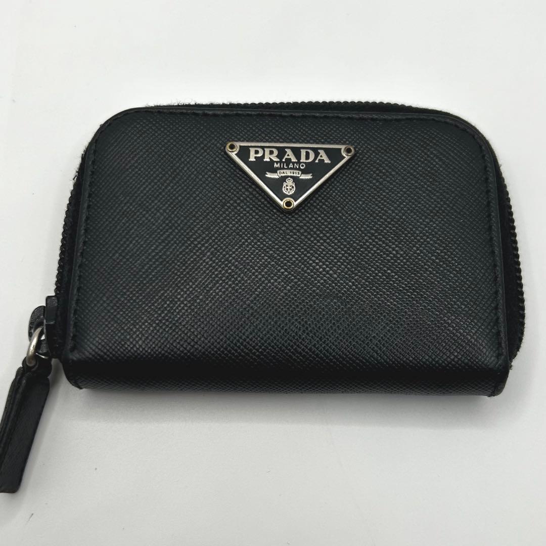 PRADA プラダ　キーケース　ラウンドジップ　サフィアーノレザー　ブラック