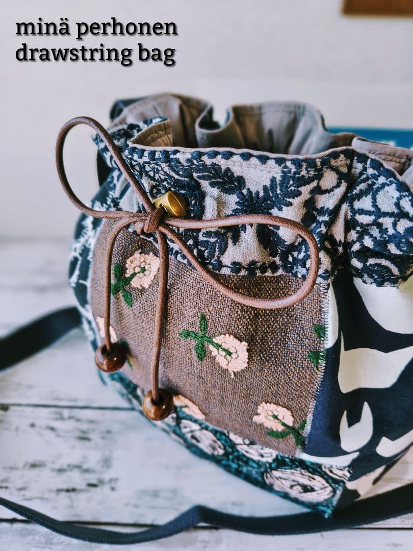 【再販ナシ】ミナペルホネン ドローストリングバッグ foresttile　巾着