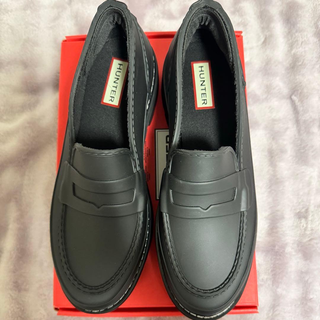 HUNTER ブラック ビーガンラバー ペニーローファー