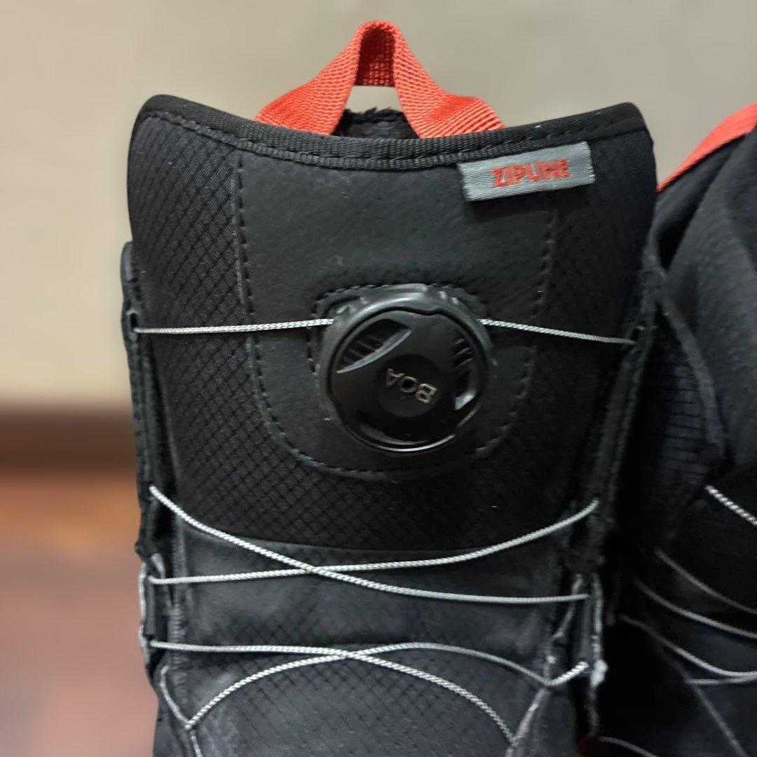 BOAシステム付き子ども用スノーボードブーツ