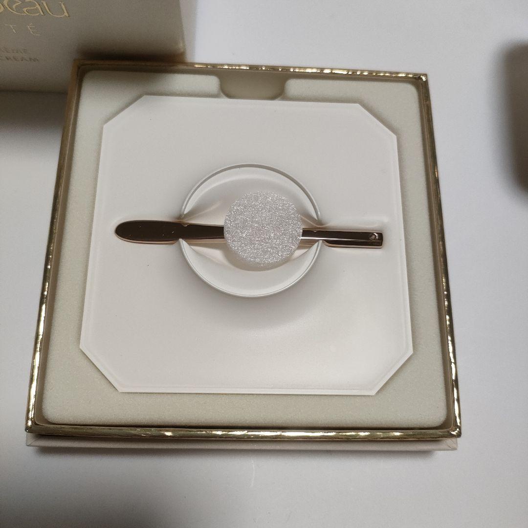 コ*ん様 未使用　クレ・ド・ポーボーテ　ラ・クレーム　30g