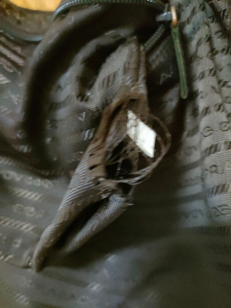 プラダ　イエロートートバッグ