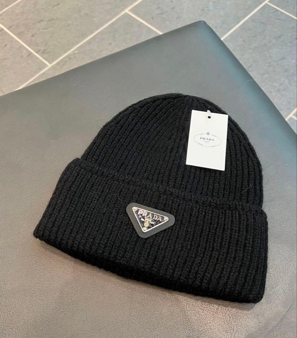 新品未使用　タグ付き　PRADA ニット帽