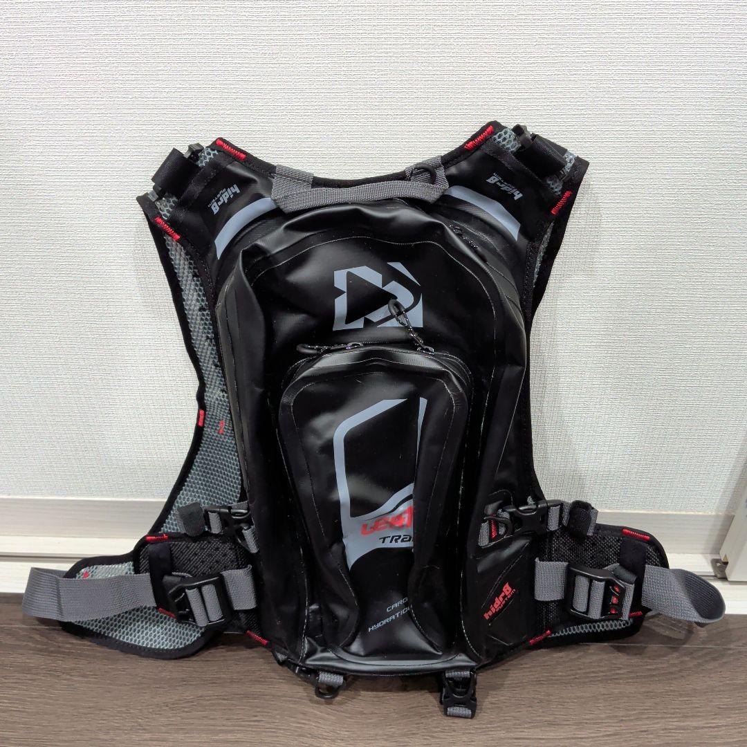 Leatt 2.0 HydraDri 防水ハイドレーションバックパック