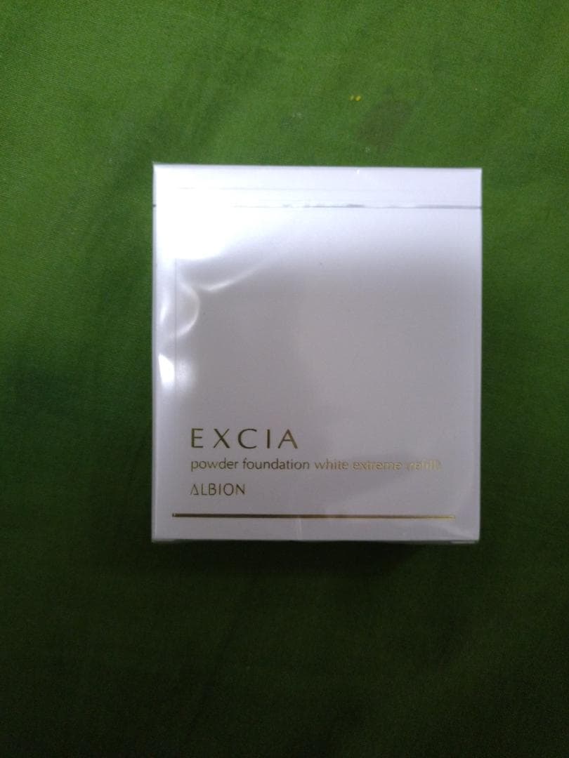 新品・未使用　EXCIA パウダーファンデーション NA201